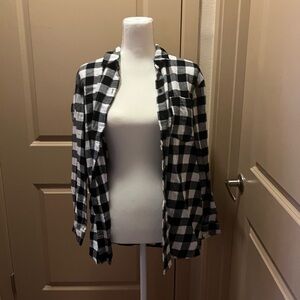 White and black plaid flannel button up shirt